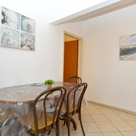 Fuer 4 Personen Ca 45 Qm In Fazana, Istrien Istrische Riviera Apartman *